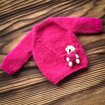 Свитерок с собачкой в сумке, для куклы Paola Reina 33 см, фуксия