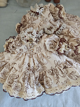 Платье для куклы Paola Reina 33 см, ярусное, с кружевами, бежевое