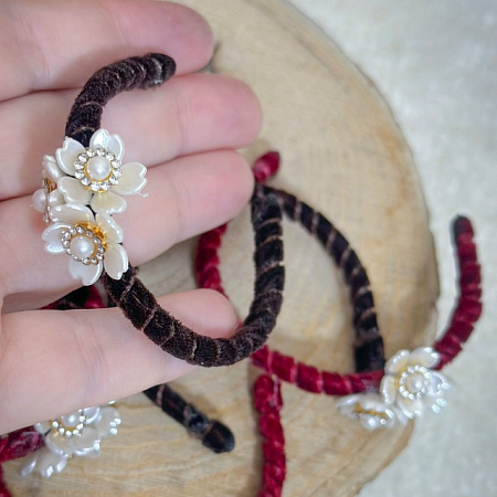 Ободок бархатный с декором, для кукол Paola Reina, коричневый